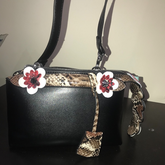 Handbags - Shoulder Bag